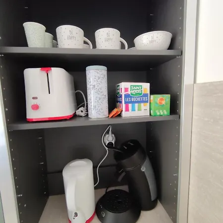 Studio Avec Parking Centre-ville Face A La Gare Plage & Commerces Lägenhet