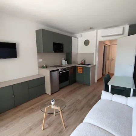 Studio Avec Parking Centre-ville Face A La Gare Plage & Commerces * Αρασόν