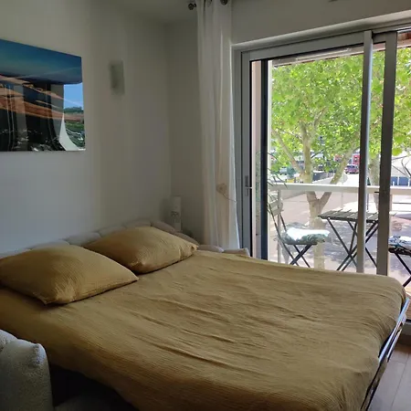 Studio Avec Parking Centre-ville Face A La Gare Plage & Commerces Lägenhet