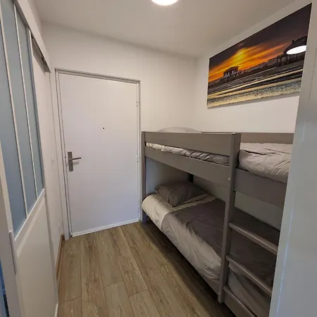 Studio Avec Parking Centre-ville Face A La Gare Plage & Commerces Lägenhet