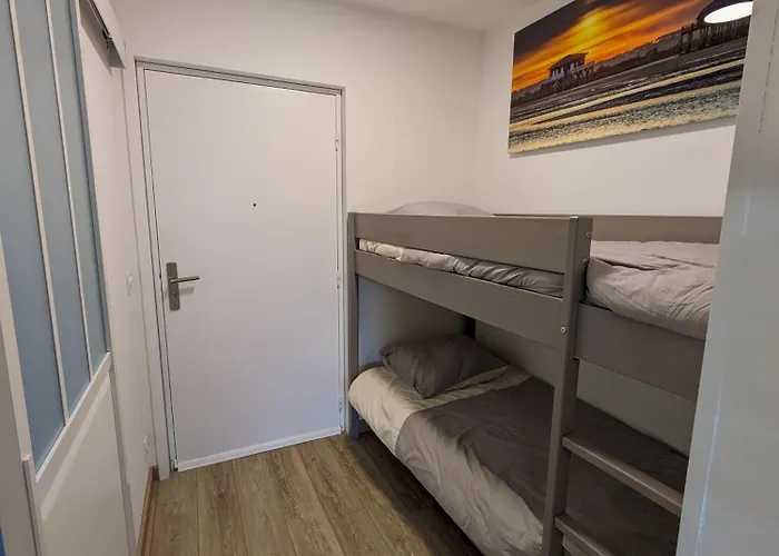 Studio Avec Parking Centre-ville Face A La Gare Plage & Commerces Appartement